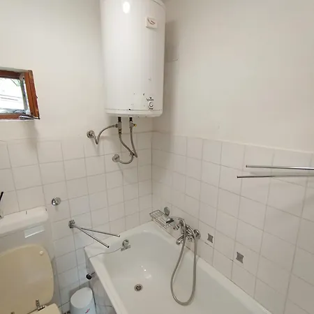 Simple For 2 With Bathroom Close To The Sea Кральевица