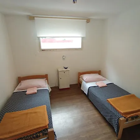 Simple For 2 With Bathroom Close To The Sea