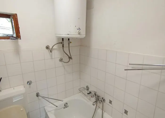 Simple For 2 With Bathroom Close To The Sea קראליביצה